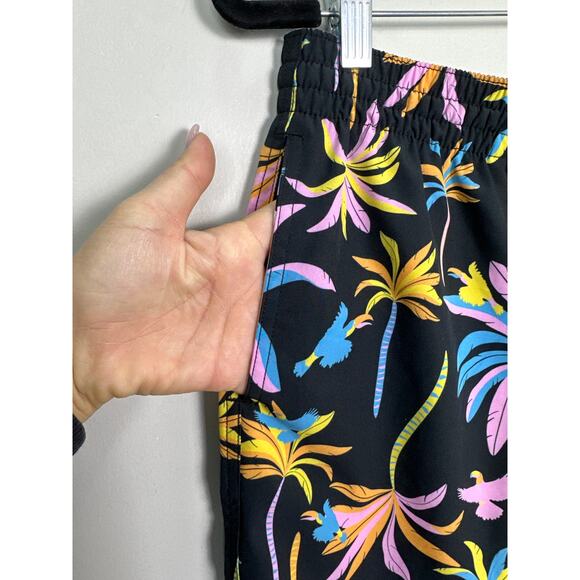 Chubbies NWT Men’s 7” Inseam Black Light Nights Beach Swim Shorts size Large - Picture 8 of 8